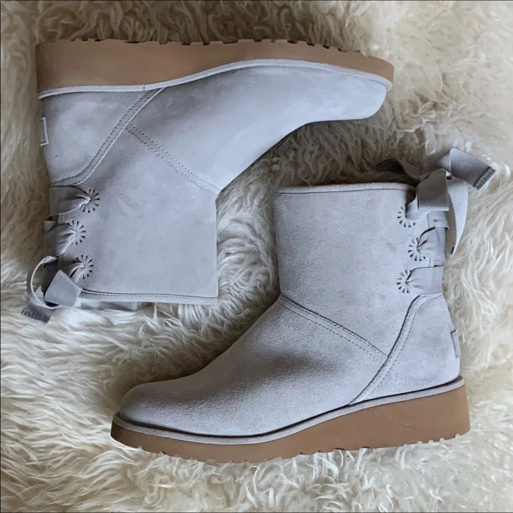 😍Women’s Grey Ribbon Ugg Boots!😍